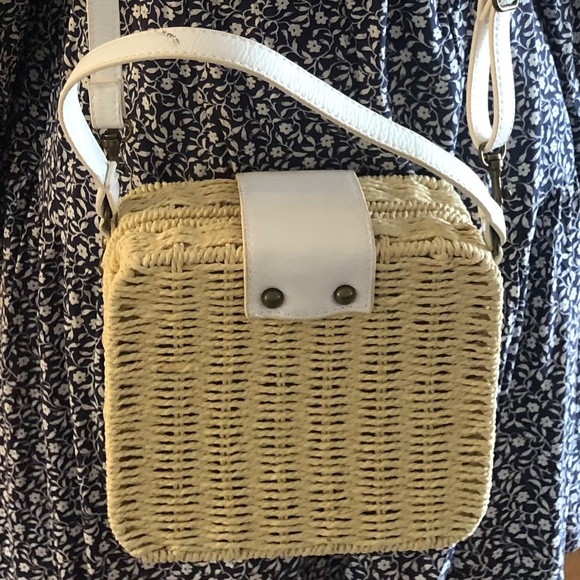 Straw Crossbody - Picture 2 of 2